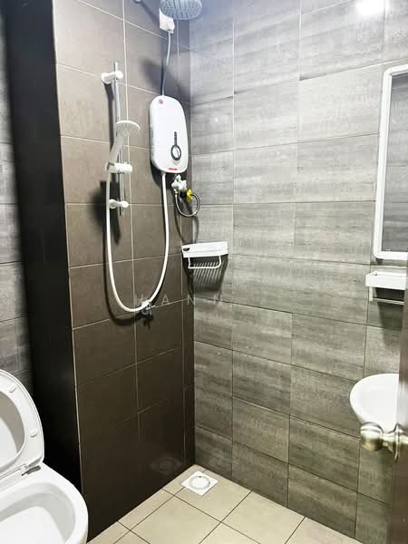 Servis Apartment untuk Disewa di Symphony Tower (Menara Simfoni) - Hann . - Bathroom - PropertyGuru.com.my