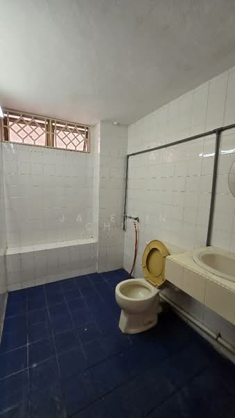 Rumah Teres 2 Tingkat untuk Disewa di Jalan Ipoh (Kuala Lumpur) - Jasemin Chia - Bathroom - PropertyGuru.com.my