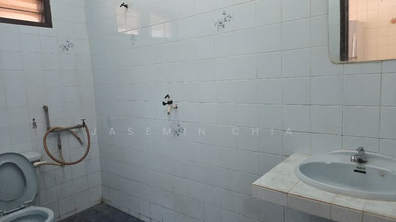 Rumah Teres 2 Tingkat untuk Disewa di Jalan Ipoh (Kuala Lumpur) - Jasemin Chia - Bathroom - PropertyGuru.com.my