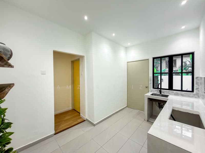 2-storey Terraced House for Sale in Taman Jasmin (Kajang) - Amzar Faiz - Kitchen - PropertyGuru.com.my