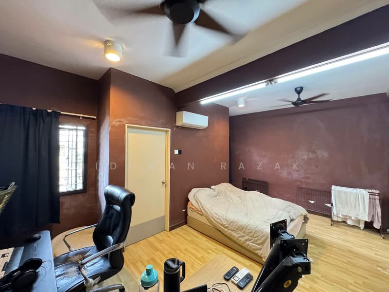 3-storey Terraced House for Sale in Ampang Jaya (Ampang) - Ridhwan Razak - Bedroom - PropertyGuru.com.my