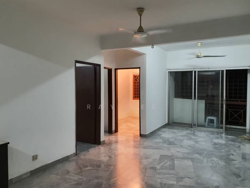 Pangsapuri untuk Dijual di Sri Anggerik 1 - Ray Lee - Living Room - PropertyGuru.com.my