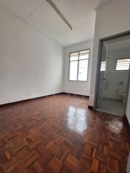 Rumah Teres 2 Tingkat untuk Dijual di Taman Puncak Jalil (Seri Kembangan) - Lily Siow - Bedroom - PropertyGuru.com.my