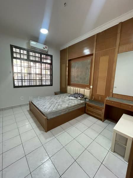 Rumah Teres 1.5 Tingkat untuk Dijual di Taman Pelangi Indah (Ulu Tiram) - Chew Jia Jia - Bedroom - PropertyGuru.com.my