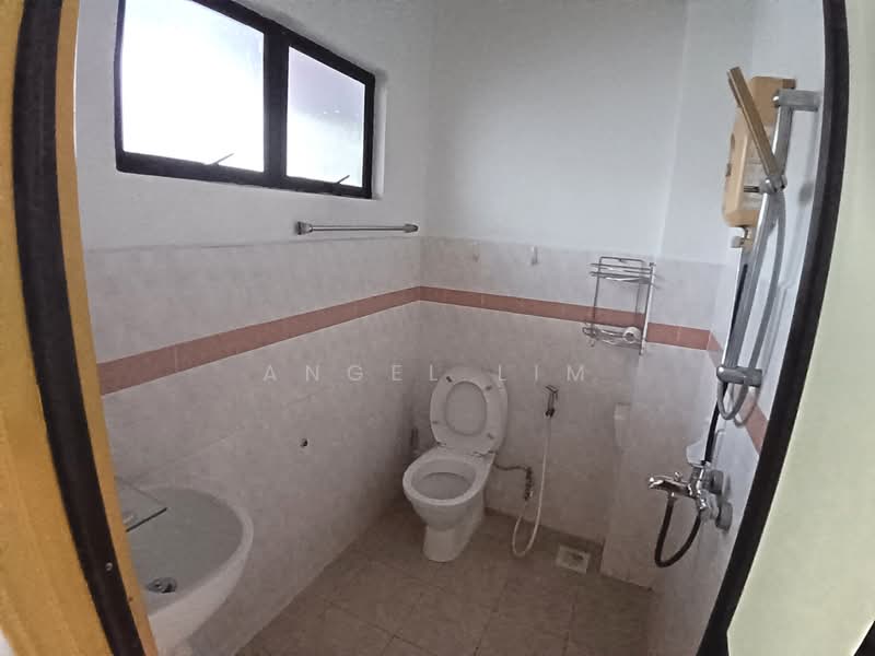 1-storey Terraced House for Rent in Bukit Indah (Iskandar Puteri (Nusajaya)) - Angel Lim - Bathroom - PropertyGuru.com.my