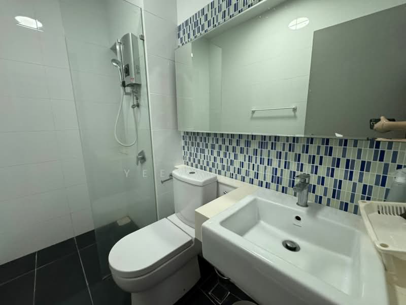 Service Residence for Rent at Residential Suites @ HighPark - Yeevy Lee - Bathroom - PropertyGuru.com.my