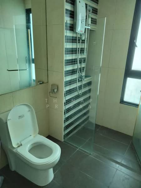 Condominium for Rent at LaCosta @ Sunway South Quay - Thanap Priyaa - Bathroom - PropertyGuru.com.my