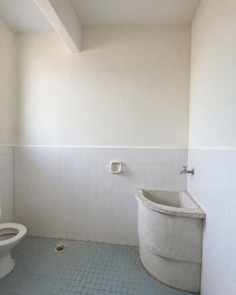 Rumah Teres 2 Tingkat untuk Dijual di Taman Selesa (Bedong) - Shahidan Ismail - Bathroom - PropertyGuru.com.my