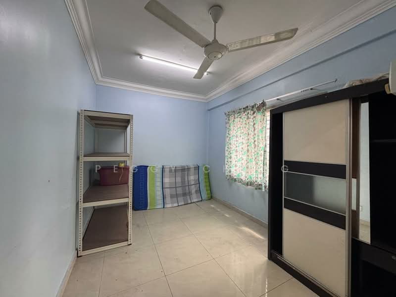 Rumah Flat untuk Dijual di Mutiara Magna - Peggy Chong - Bedroom - PropertyGuru.com.my