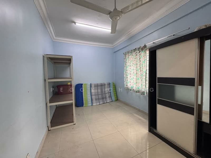 Rumah Flat untuk Dijual di Mutiara Magna - Peggy Chong - Bedroom - PropertyGuru.com.my