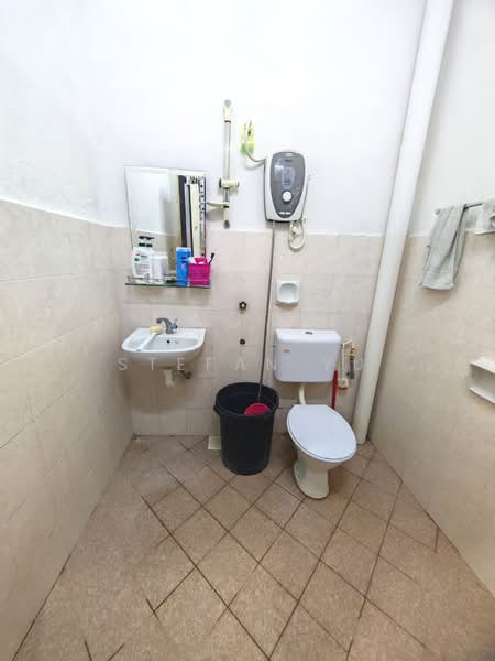 1-storey Terraced House for Sale in Johor Bahru (Johor) - Stefan Yu - Bathroom - PropertyGuru.com.my