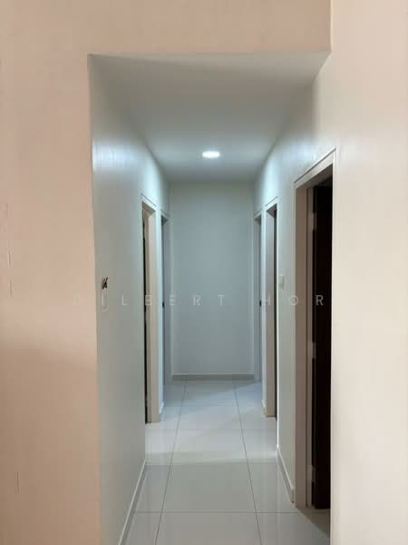 Servis Apartment untuk Dijual di Seasons Garden Residences - Gilbert Hor - Corridor - PropertyGuru.com.my