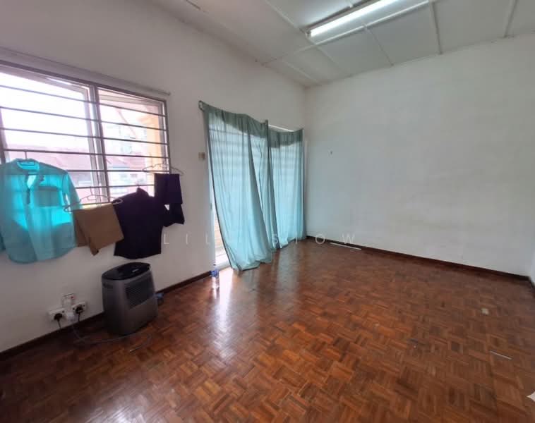 2-storey Terraced House for Sale in Bandar Putra Permai (Seri Kembangan) - Lily Siow - Interior - PropertyGuru.com.my