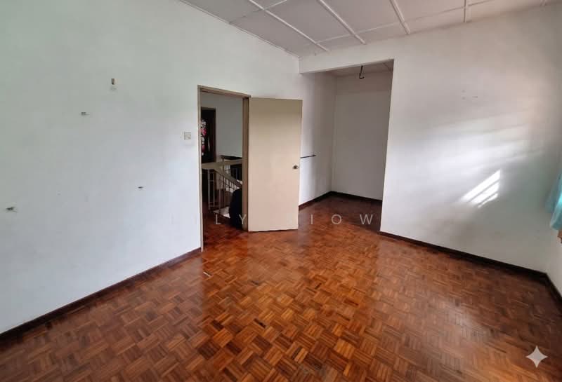 2-storey Terraced House for Sale in Bandar Putra Permai (Seri Kembangan) - Lily Siow - Interior - PropertyGuru.com.my