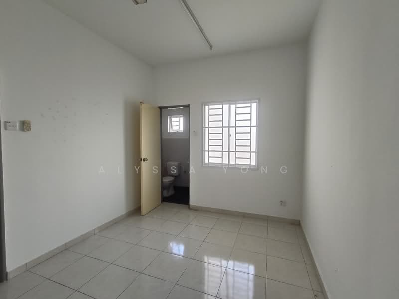 2-storey Terraced House for Sale in Bandar Layangkasa (Pasir Gudang) - Alyssa Yong - Bathroom - PropertyGuru.com.my