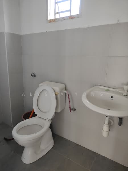 2-storey Terraced House for Sale in Bandar Layangkasa (Pasir Gudang) - Alyssa Yong - Bathroom - PropertyGuru.com.my