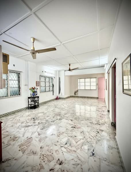 Rumah Berkembar untuk Dijual di Fettes Park (Tanjung Tokong) - KK Kwok - Living Room - PropertyGuru.com.my