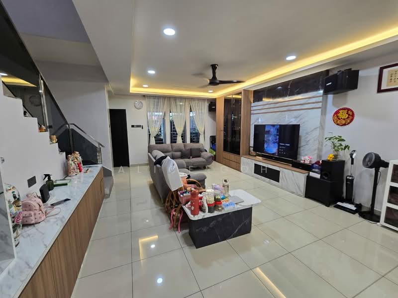 Rumah Teres 2 Tingkat untuk Dijual di Taman Mutiara Rini (Skudai) - Alice Goh - Living Room - PropertyGuru.com.my