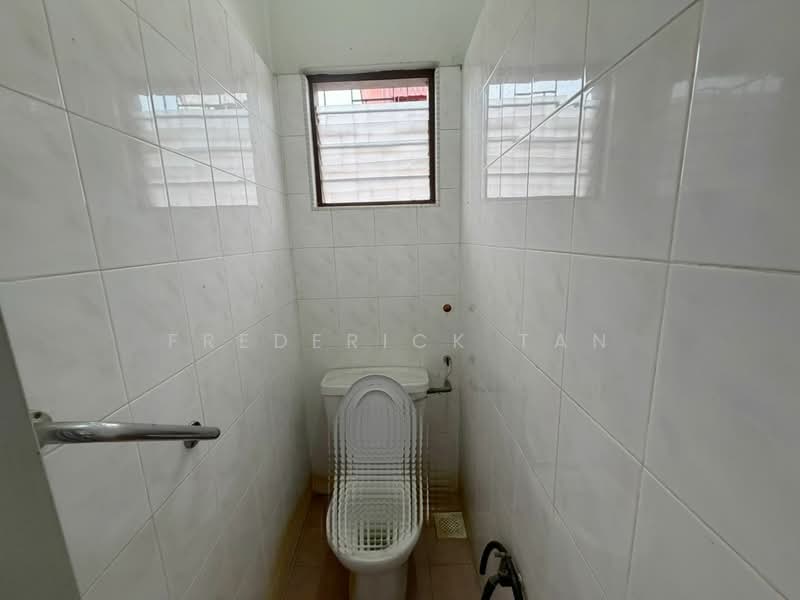 Rumah Teres 1 Tingkat untuk Dijual di Kepong Baru (Kepong) - Frederick Tan - Bathroom - PropertyGuru.com.my