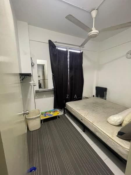 Pangsapuri untuk Dijual di Alam Budiman (Sri Budiman) - Azzad Zarull - 3rd Bedroom - PropertyGuru.com.my