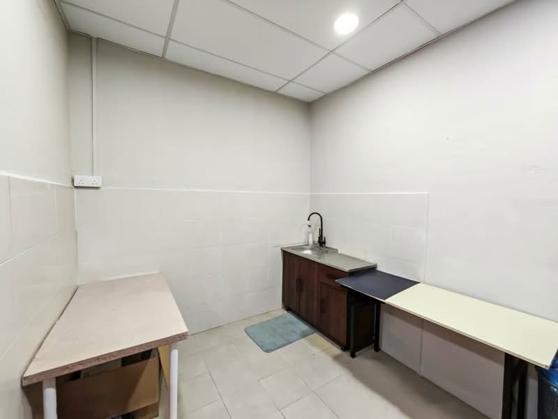 Office for Sale in Bandar Putra Permai (Seri Kembangan) - N. Melisa - Interior - PropertyGuru.com.my