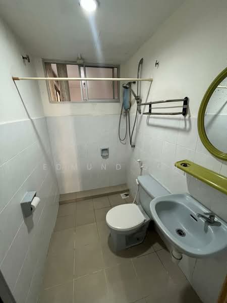 Kondominium untuk Dijual di South City (Perdana Selatan) Block C - Edmund Goh - Bathroom - PropertyGuru.com.my