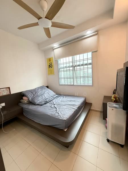 Apartment for Sale at Lake View Suites - Karl Ho - Bedroom - PropertyGuru.com.my