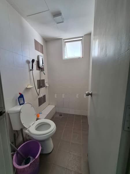 Condominium for Sale at The Golden Triangle Condominium - A Ee Ee - Bathroom - PropertyGuru.com.my