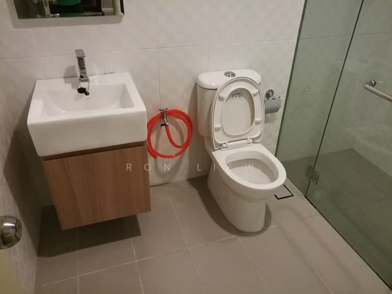 Kondominium untuk Disewa di Zefer Hill Residence - Ron Liew - Bathroom - PropertyGuru.com.my