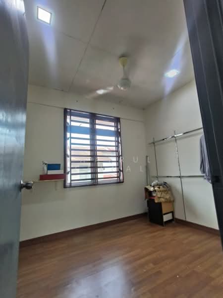 2-storey Terraced House for Rent in Taman Salak Perdana (Dengkil) - Khairul Zainal - Bedroom - PropertyGuru.com.my