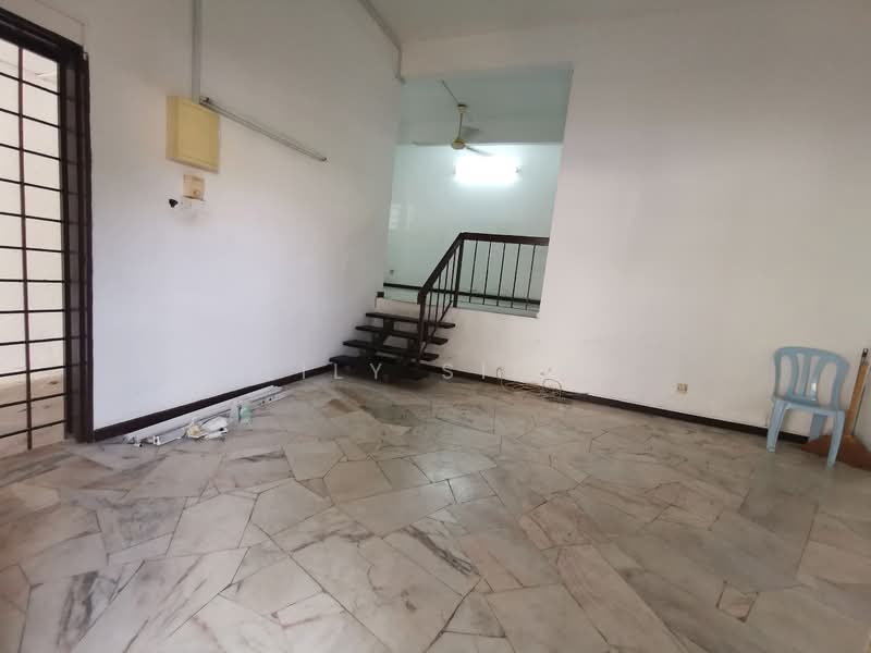 2-storey Terraced House for Sale in Taman Bukit Serdang (Seri Kembangan) - Lily Siow - Interior - PropertyGuru.com.my