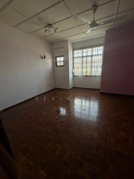 Rumah Teres 2 Tingkat untuk Dijual di Taman Setia Indah (Tebrau) - Kevin Ho - Living Room - PropertyGuru.com.my