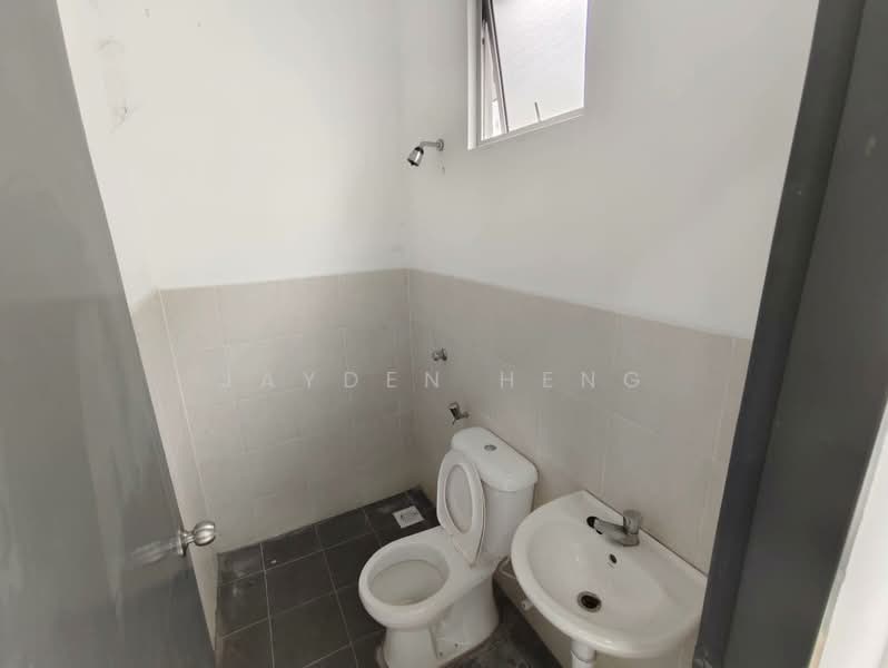 2-storey Terraced House for Sale in Taman Scientex Rawang (Rawang) - Jayden Heng - Bathroom - PropertyGuru.com.my