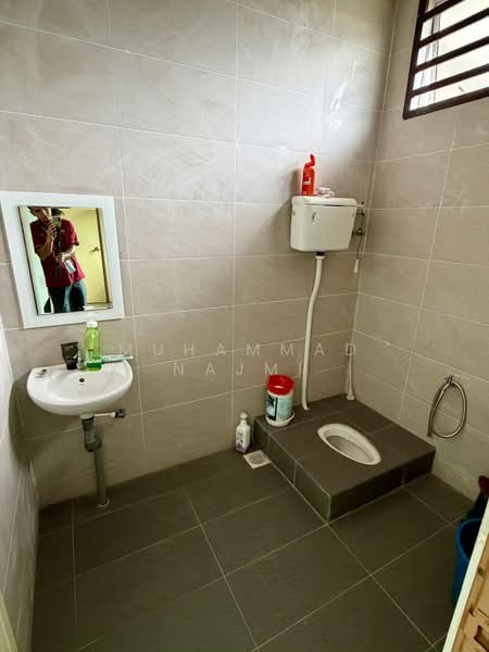 Rumah Banglo untuk Dijual di Kemaman (Terengganu) - Muhammad Najmi - Bathroom - PropertyGuru.com.my