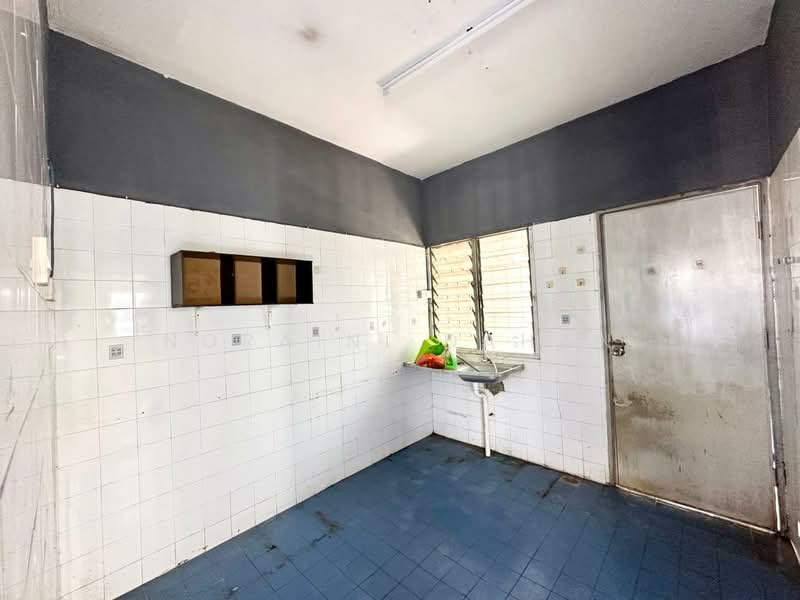 2-storey Terraced House for Sale in Saujana Utama (Selangor) - Noraini Dahan - Kitchen - PropertyGuru.com.my