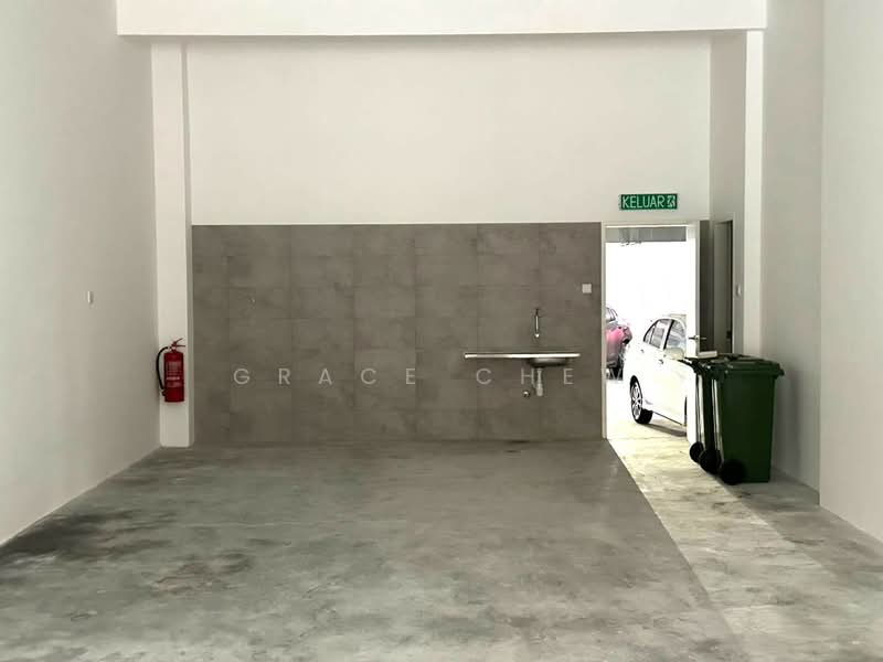 For Rent - Pelangi Avenue
