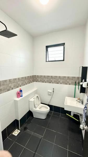 2-storey Terraced House for Sale in Johor Bahru (Johor) - Kiki Oh - Bathroom - PropertyGuru.com.my