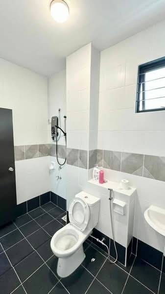 2-storey Terraced House for Sale in Johor Bahru (Johor) - Kiki Oh - Bathroom - PropertyGuru.com.my