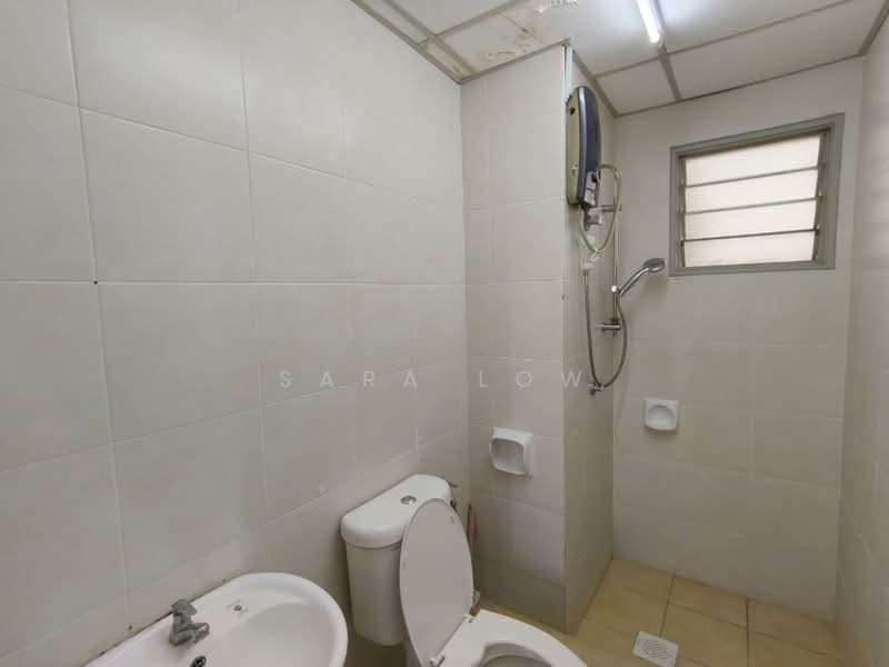 Servis Apartment untuk Dijual di Main Place Residence - Sara Low - Bathroom - PropertyGuru.com.my