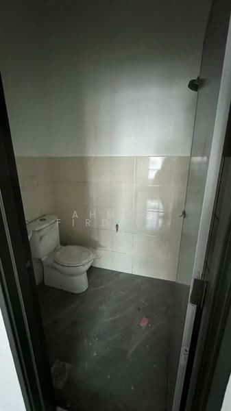 Semi-Detached House for Sale in Pulau Carey (Selangor) - Ahmad Firdaus Mahmod - Bathroom - PropertyGuru.com.my