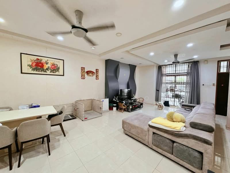 2-storey Terraced House for Sale in Taman Austin Perdana (Tebrau) - Kevin Ho - Living Room - PropertyGuru.com.my