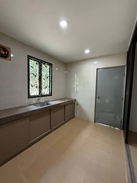 1-storey Terraced House for Sale in Taman Air Biru (Pasir Gudang) - Jennifer Ng - Kitchen - PropertyGuru.com.my