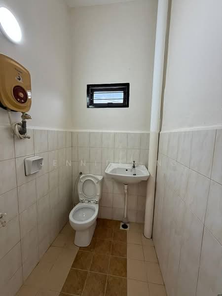1-storey Terraced House for Sale in Taman Air Biru (Pasir Gudang) - Jennifer Ng - Bathroom - PropertyGuru.com.my