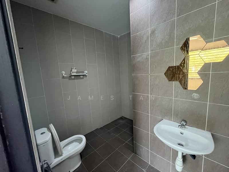 Rumah Teres untuk Dijual di Shah Alam (Selangor) - James Tan - Bathroom - PropertyGuru.com.my