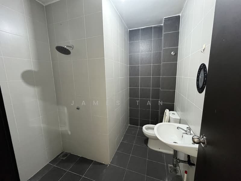 Rumah Teres untuk Dijual di Shah Alam (Selangor) - James Tan - Bathroom - PropertyGuru.com.my