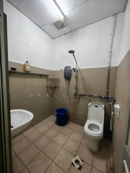 1-storey Terraced House for Sale in Taman Midah (Cheras) - GRACE SUM - Bathroom - PropertyGuru.com.my