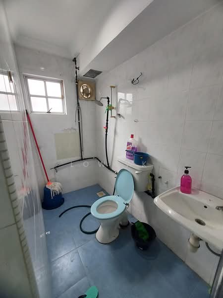 3-storey Terraced House for Sale in Bandar Baru Sri Petaling (Sri Petaling) - LOW WK - Bathroom - PropertyGuru.com.my