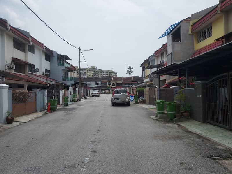 3-storey Terraced House for Sale in Bandar Baru Sri Petaling (Sri Petaling) - LOW WK - Exterior - PropertyGuru.com.my