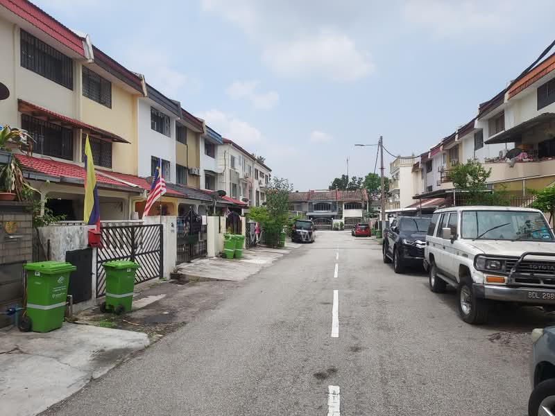 3-storey Terraced House for Sale in Bandar Baru Sri Petaling (Sri Petaling) - LOW WK - Exterior - PropertyGuru.com.my