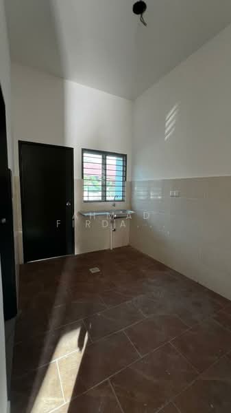 Semi-Detached House for Sale in Pulau Carey (Selangor) - Ahmad Firdaus Mahmod - Kitchen - PropertyGuru.com.my